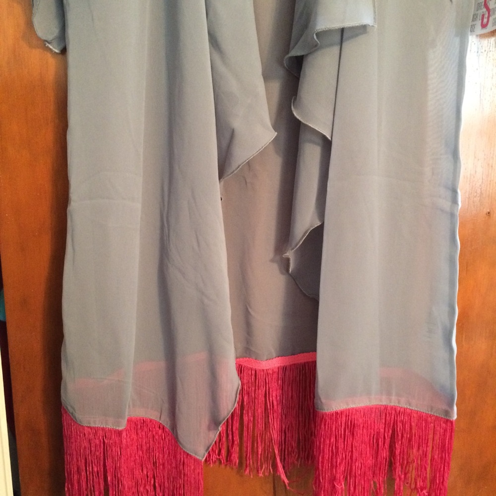 New Lularoe Monroe kimono gray hot pink fringe